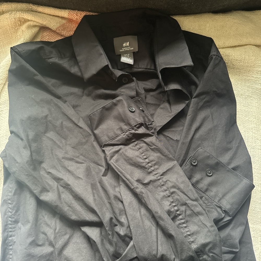 H&M Black Lightweight Shirt Jacket with Collared Neckline